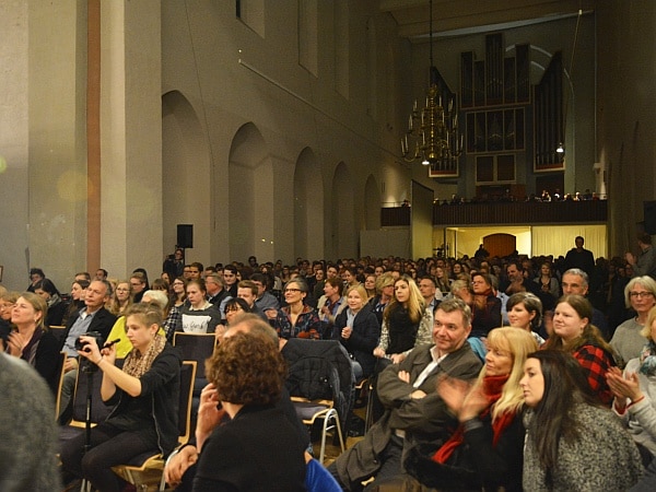 Publikum in der Kulturkirche in Bremen