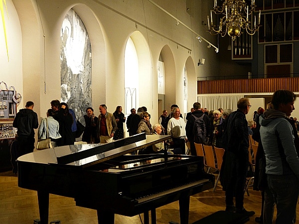 Besucher_innen Vernissage